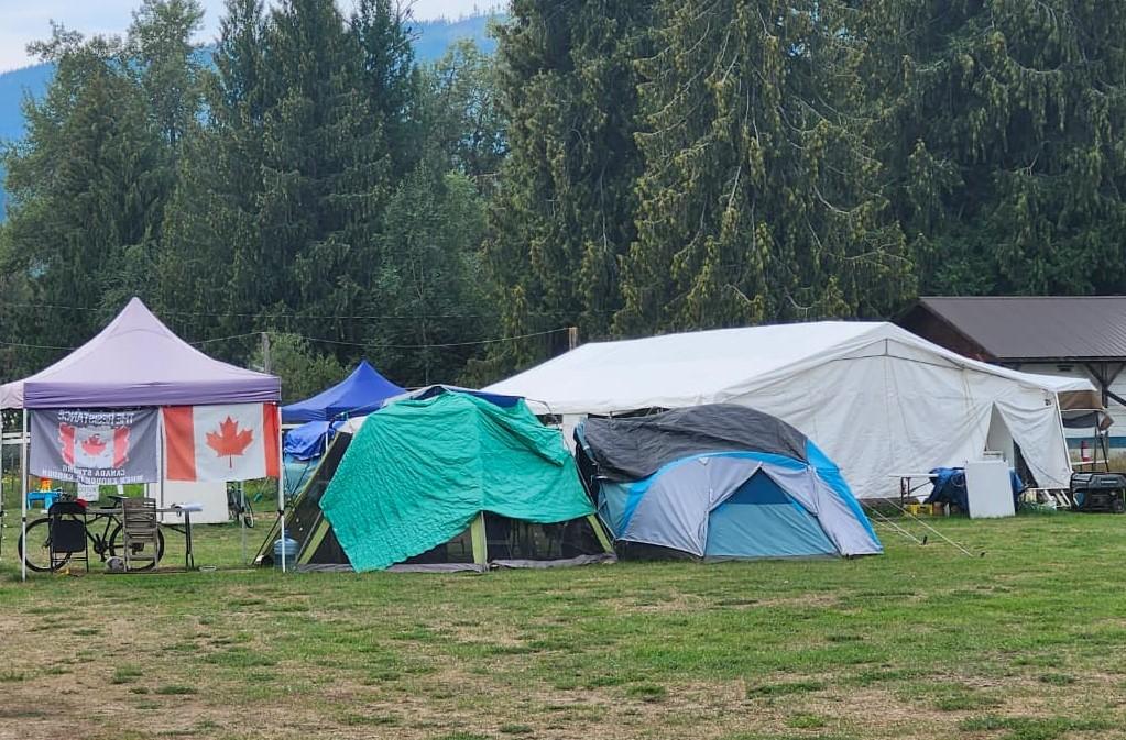 Tents and camping equipment at Universal Ostrich Farms in Edgewood, B.C., on Aug. 27, 2025. (Paul Rowan Brian/The Epoch Times)