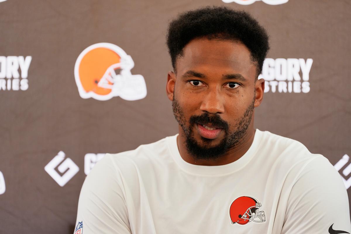 Browns All-Pro DE Myles Garrett Ticketed After Police Say He Drove 100 Mph in Cleveland Suburb