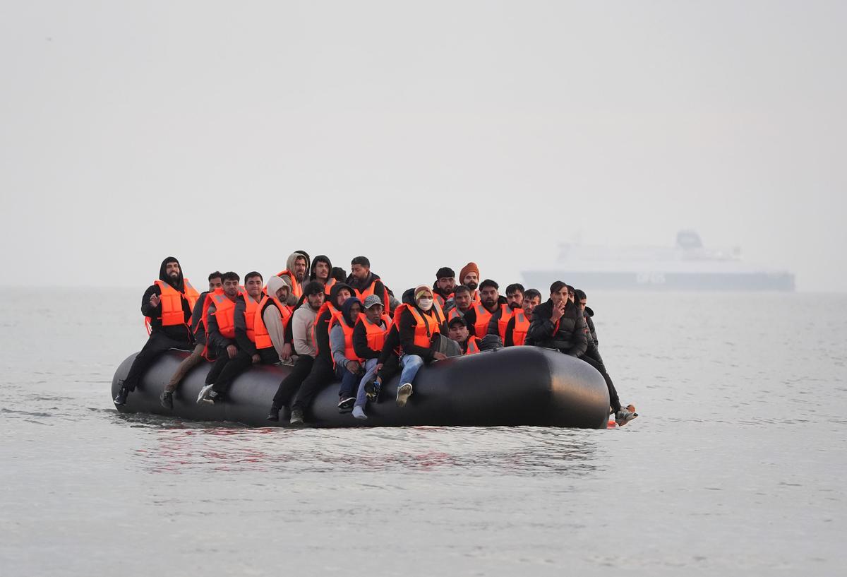 3 Migrants Die and 3 Missing in Channel Crossings