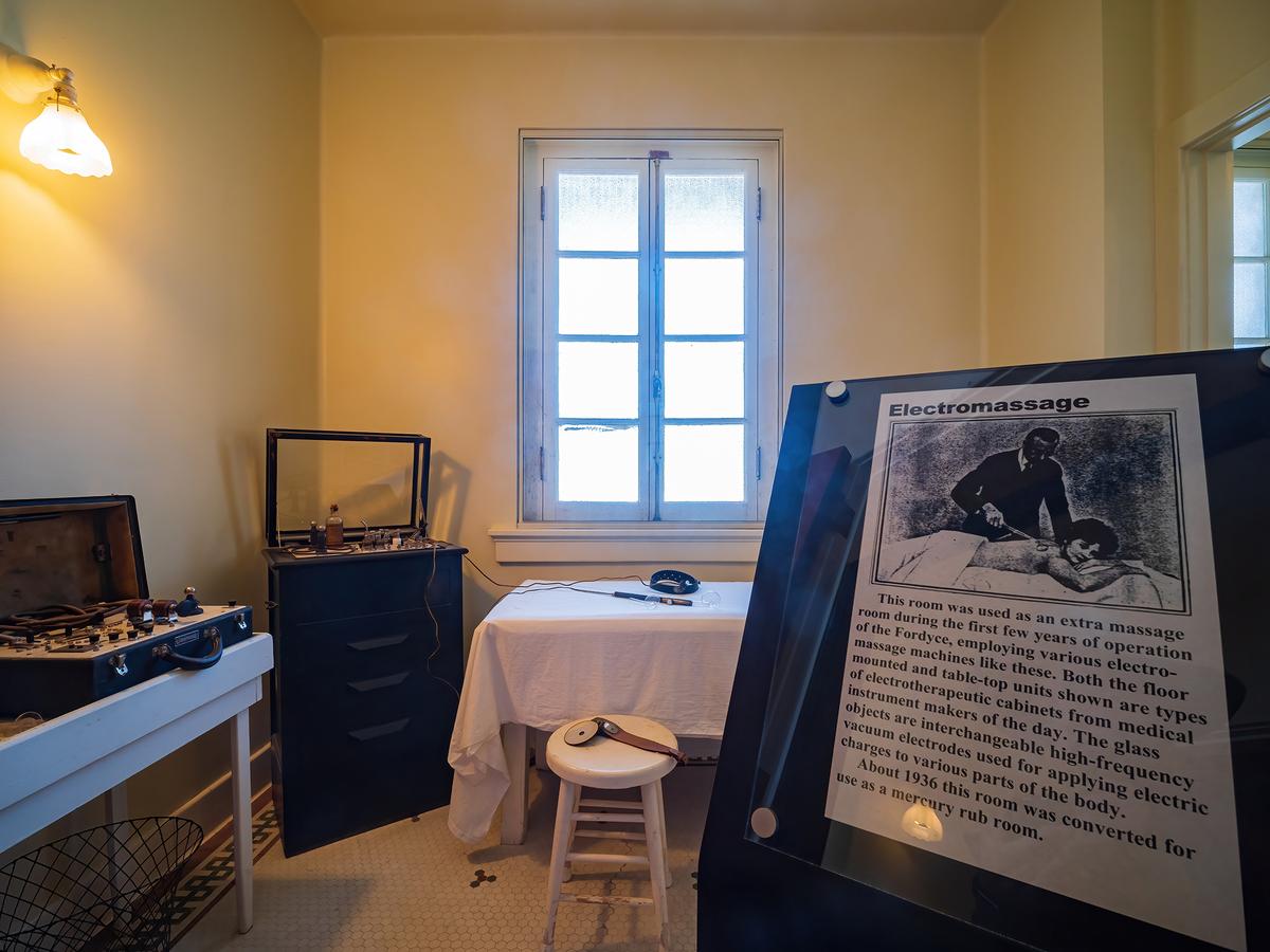 An exhibit at Fordyce Bathhouse shows early machines used in electromassage. (<span class="MuiBox-root mui-16qd35q-centeredContent-avatarContainer"><span class="MuiTypography-root MuiTypography-body1 mui-1w8ttpd-contributorLabel-linkAvatarLabel">Kit </span></span><span class="MuiBox-root mui-16qd35q-centeredContent-avatarContainer"><span class="MuiTypography-root MuiTypography-body1 mui-1w8ttpd-contributorLabel-linkAvatarLabel">Leong/Shutterstock)</span></span>