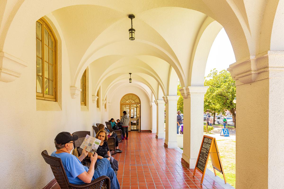 Guests wait at Quapaw Baths and Spa for spa treatments and thermal mineral baths. (Kit Leong/Shutterstock)