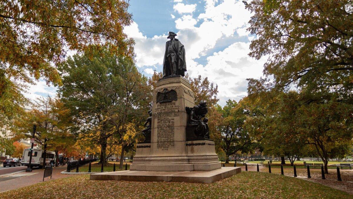 Statue of General von Steuben, Valley Forge National Historical Park, Penn. National Park Service. (Public Domain)