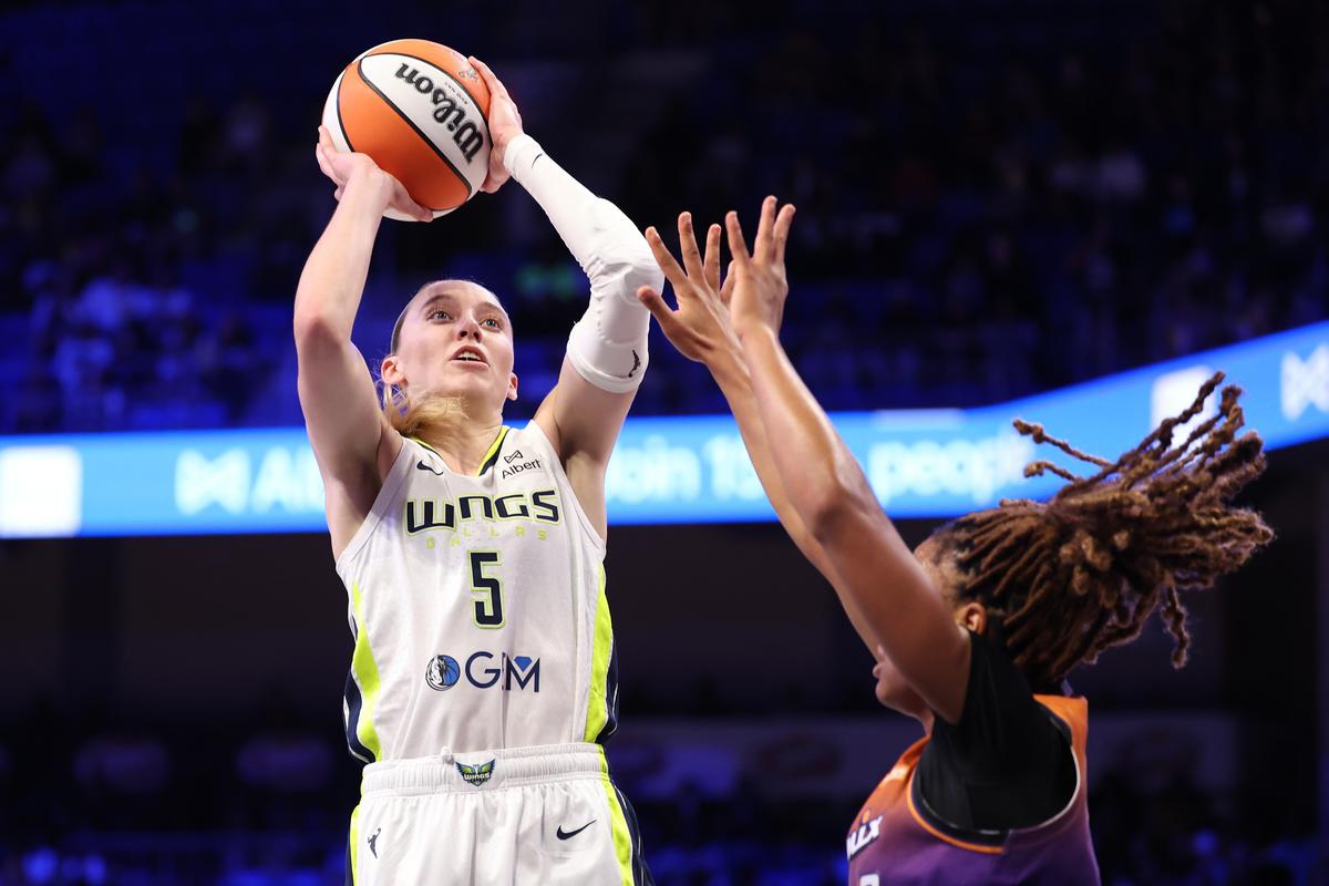 Paige Bueckers Finds Out She’s WNBA Rookie of the Year in Unique Way