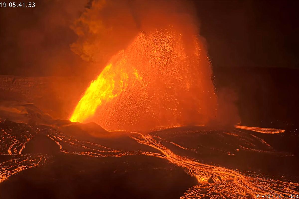A lava fountain erupts from Kilauea volcano during its 33rd episode on Sept. 19, 2025. (Courtesy of USGS)