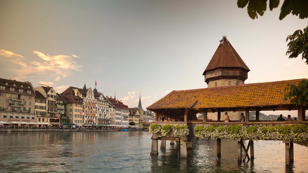 Rick Steves’ Europe: Luzern’s Lion, Lake, and Lovely Bridges