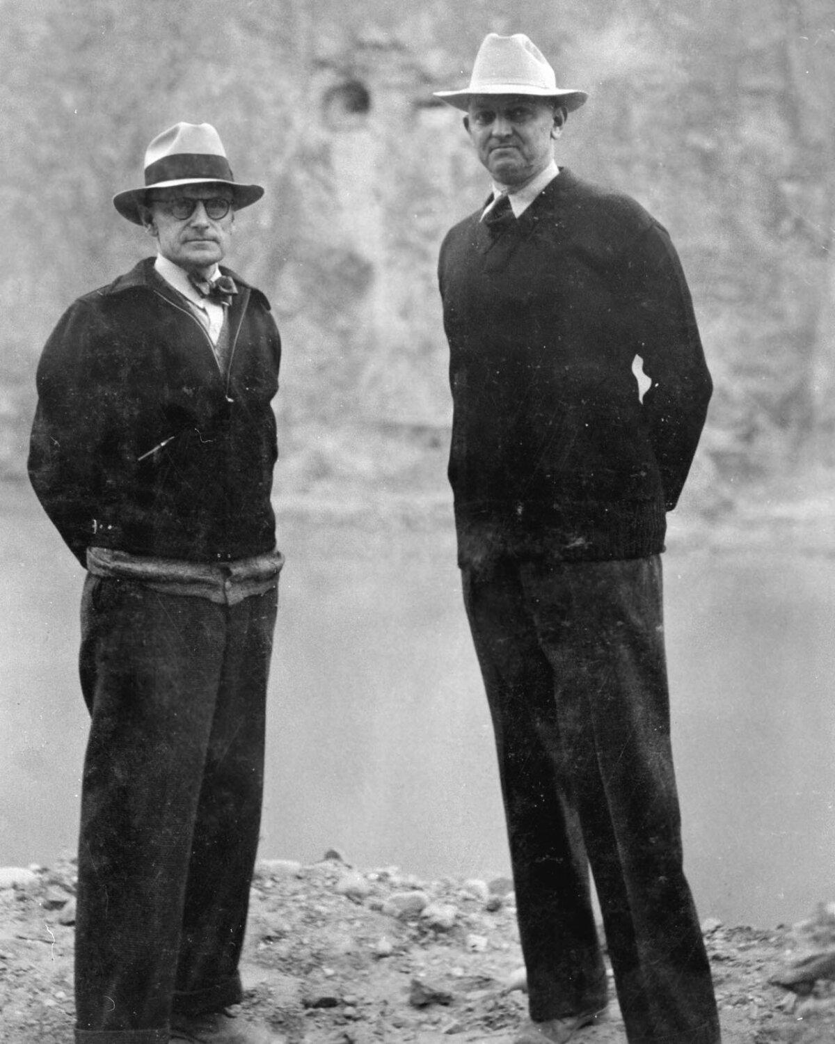 General Superintendent Frank Crowe (R) with Bureau of Reclamation engineer Walker Young in 1935. (Public Domain)