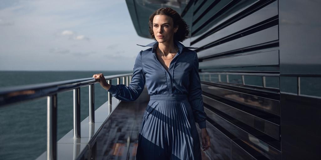 Laura (Keira Knightley), in "The Woman in Cabin 10." (Parisa Taghizadeh/Netflix)