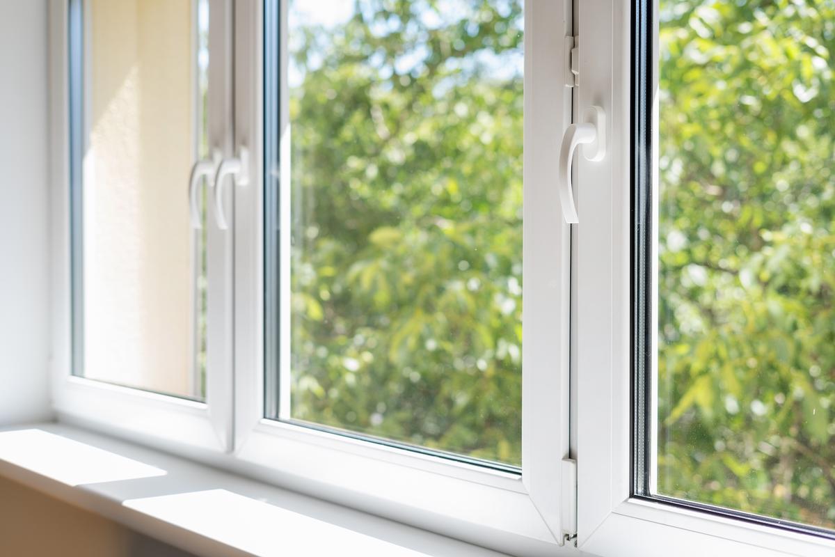 Ask the Builder: The Best Way to Clean Glass