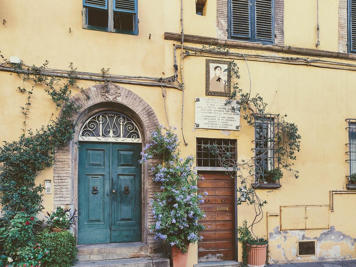 Modern life in Lucca unfolds against the backdrop of centuries-old architecture and tradition. (Walker Larson)