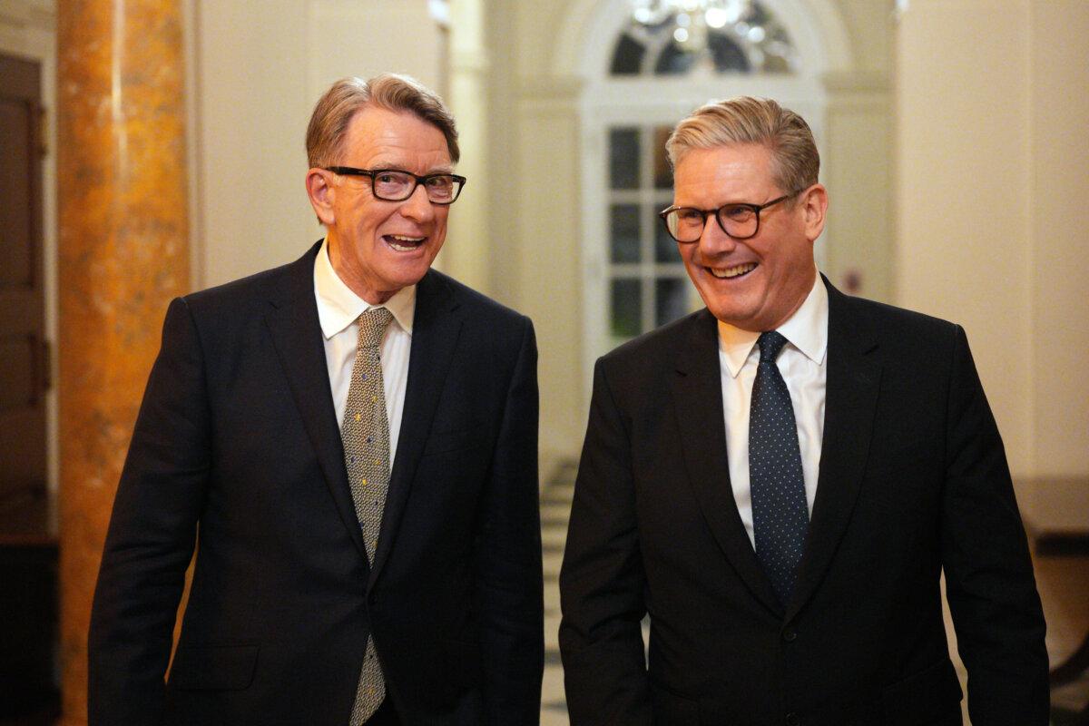 British Prime Minister Sir Keir Starmer (R) with Lord Mandelson. (Carl Court/PA)