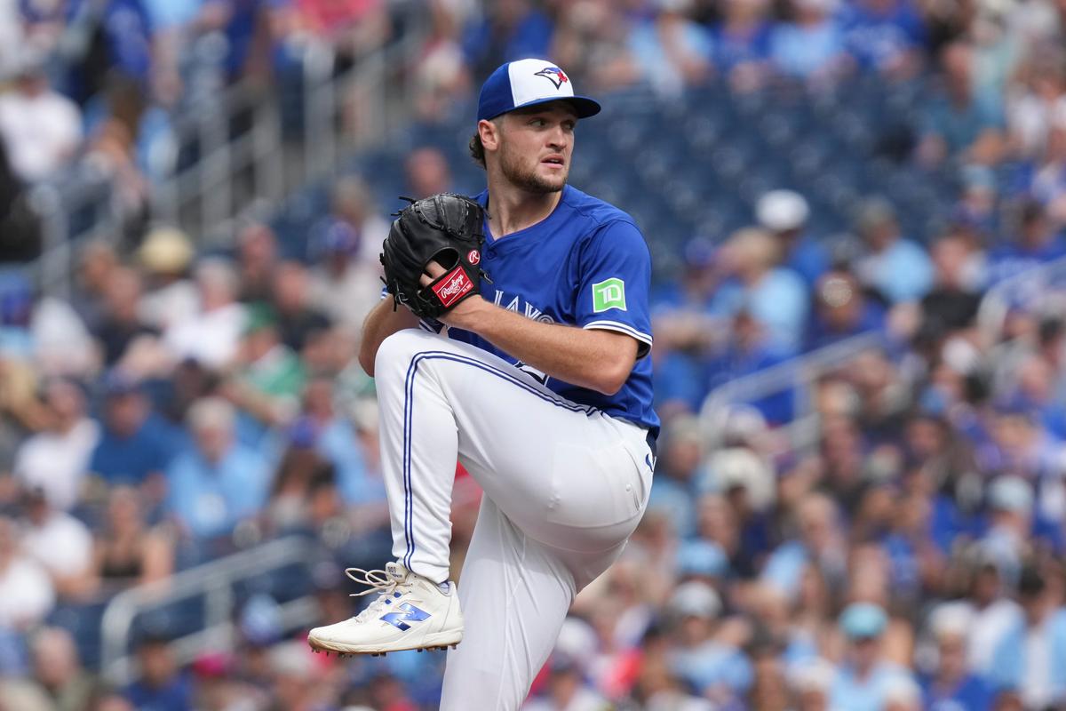 Blue Jays Beat Rays 5-1 to Stay Atop AL East, Sending Division Race to Season’s Final Day