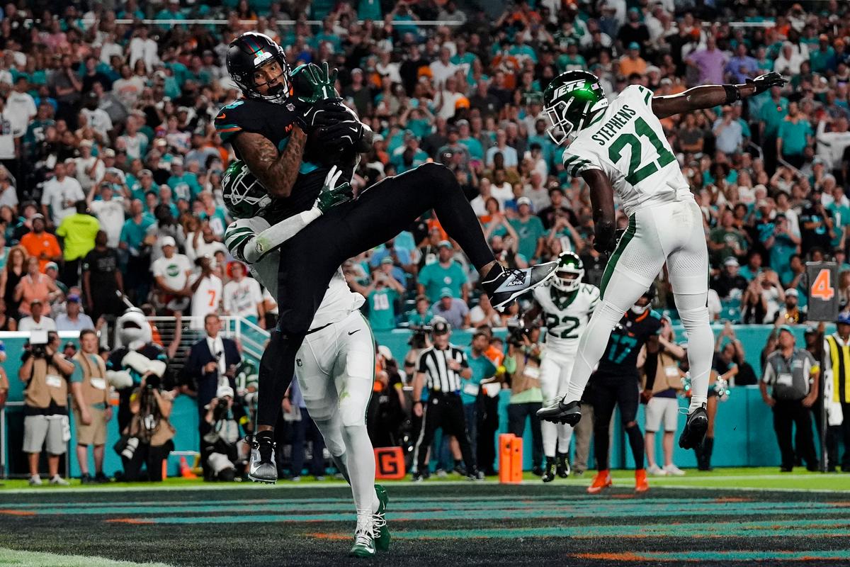 Dolphins Defense Ends Season-Long Funk Against Jets