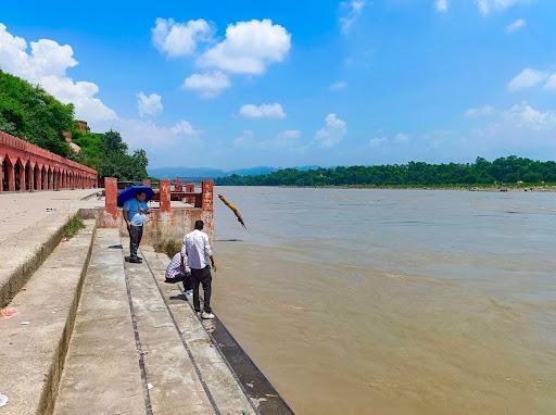 River Chenab, a cross-boundary river of the Indus river basin, is at full flow in Akhnoor town in Jammu, India, about 19 miles from the India-Pakistan International border, on Aug. 8 2025. (Venus Upadhayaya/Epoch Times)