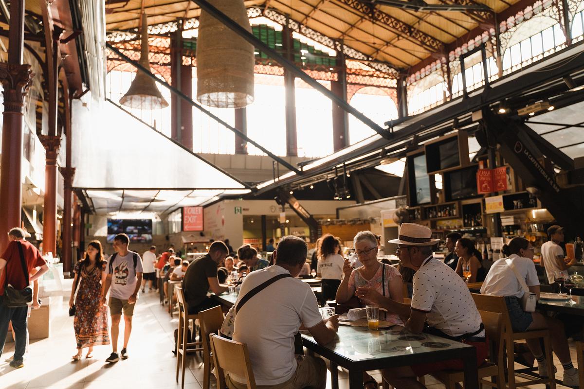 Smaller groups allow for more time to interact with your guide. (Cavan-Images/Shutterstock)