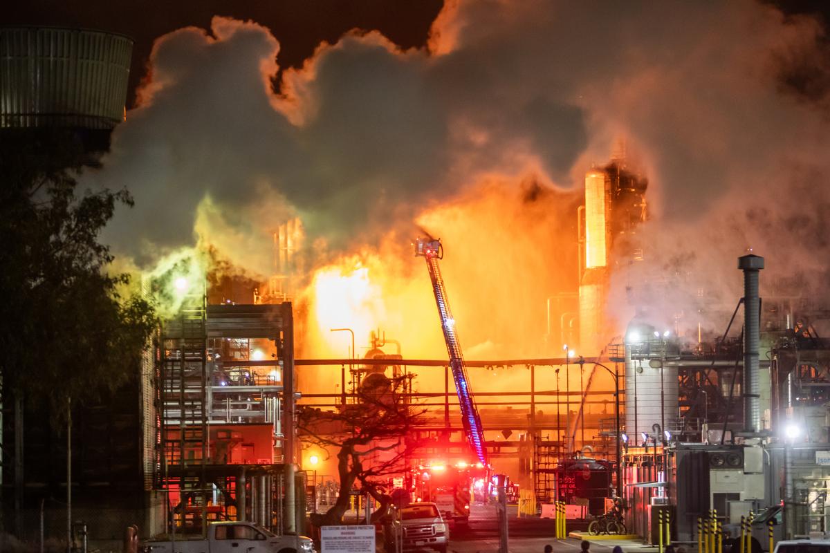 Chevron Keeps Its Los Angeles-Area Refinery Operating After Explosion