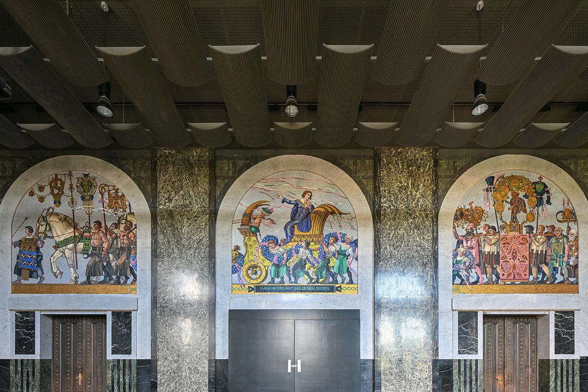 Prominent in New Town Hall’s interior design is the German-style art nouveau. The Mosaic Hall showcases a triptych, designed by Julius Diez and constructed by Simon Theodor Rauecker, which illustrates a procession of merchants or craftsmen. (Felix Lipov/Shutterstock)