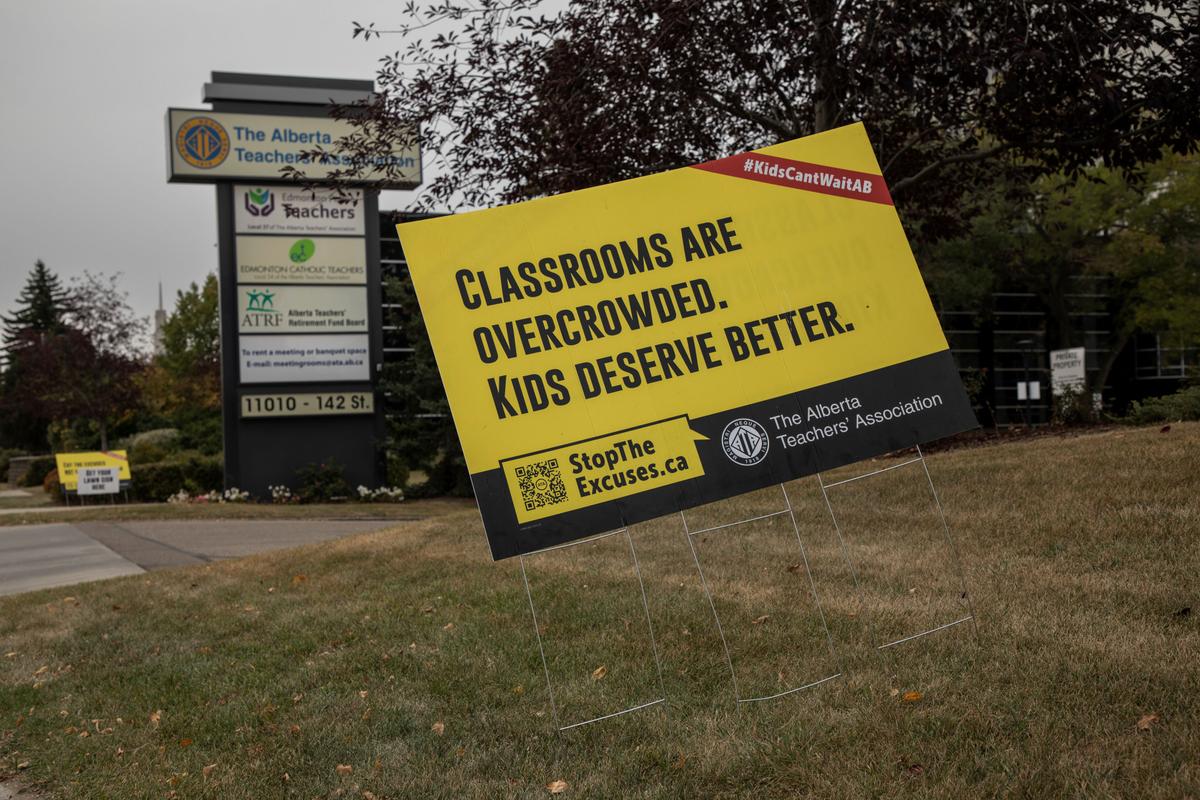 Chamber of Commerce Says Alberta Teachers Strike Straining Businesses