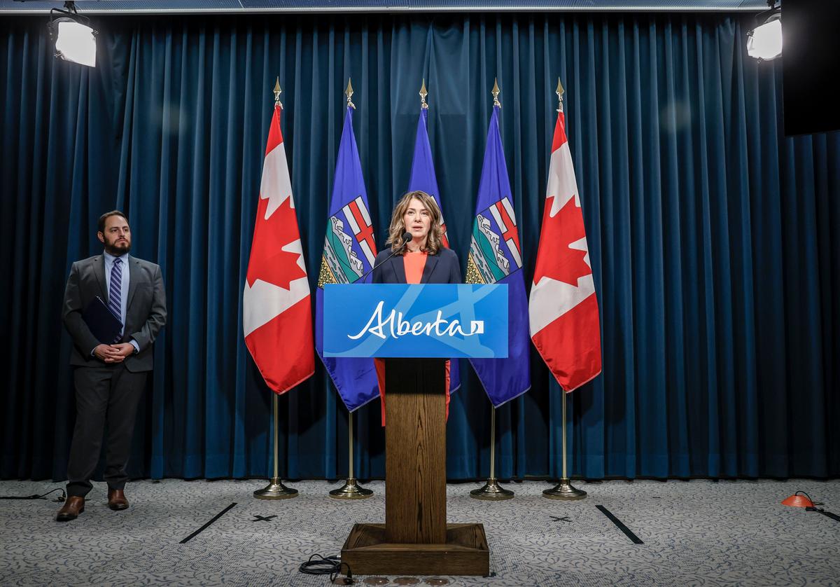 Alberta to Invoke Notwithstanding Clause to End Teachers Strike
