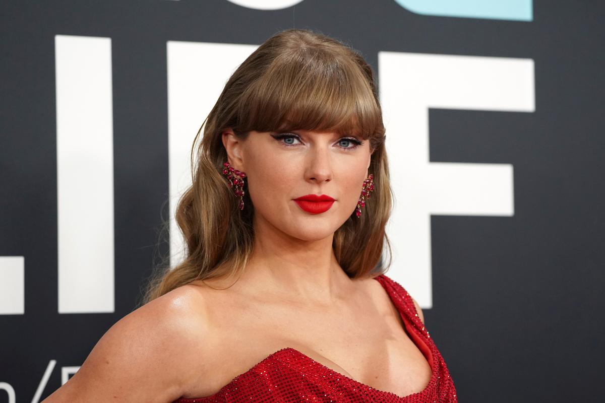 Taylor Swift’s ‘The Life of a Showgirl’ Makes History by Selling 4 Million Copies in First Week