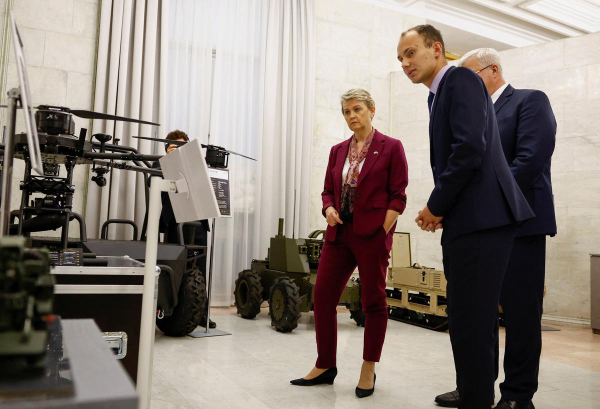 UK Sanctions Russia’s Largest Oil Companies in Latest Package Amid Ukraine War