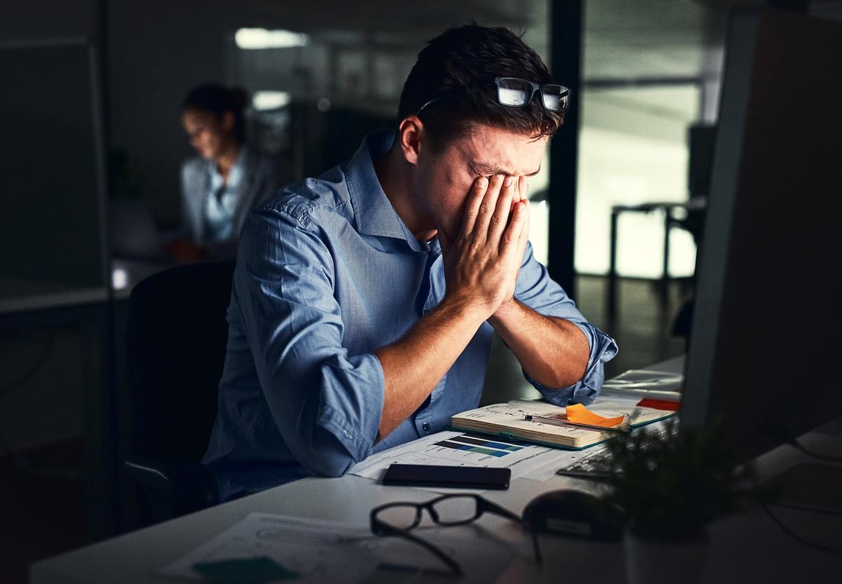 Psychologist Explains Simple Mindset Tips to Combat Workplace Stress and Burnout