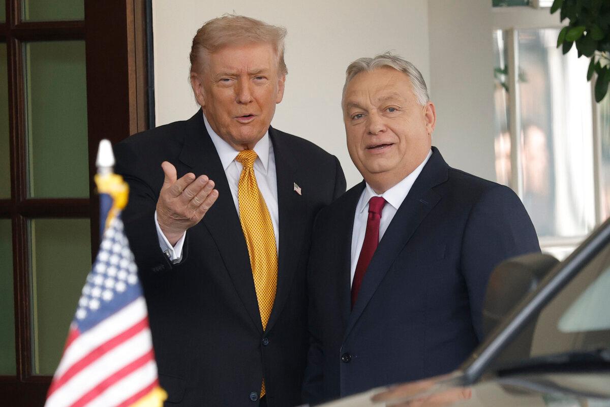 President Donald Trump (L) welcomes Hungarian Prime Minister Viktor Orban as he arrives at the White House on Nov. 7, 2025. (Kevin Dietsch/Getty Images)