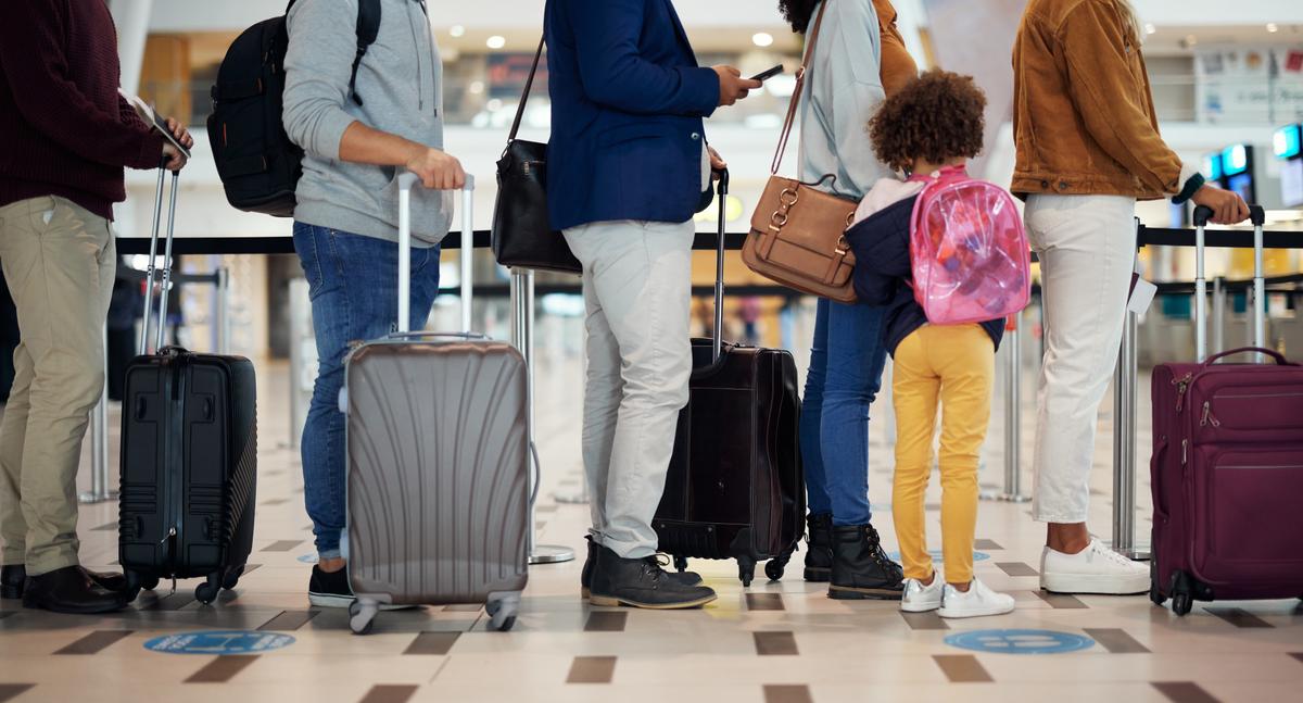 Fewer Trips, Tighter Wallets: Holiday Travel Demand Cools Across the Board