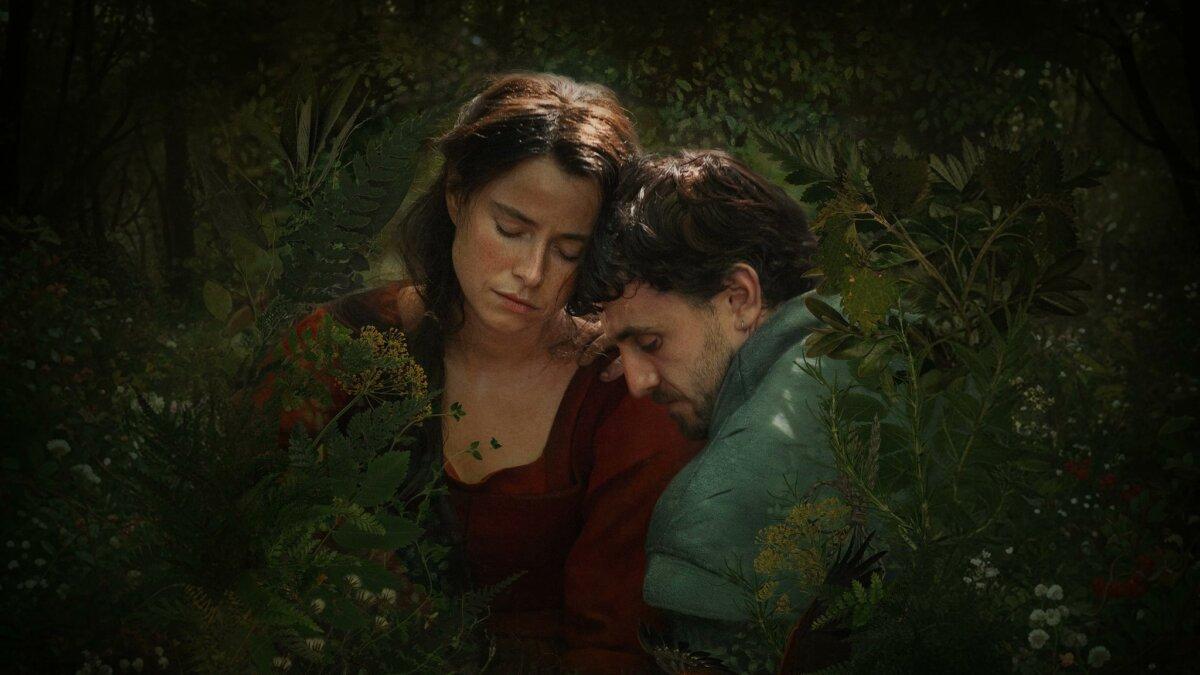 Agnes (Jessie Buckley) and William Shakespeare (Paul Mescal), in "Hamnet." (Agata Grzybowska/Focus Features)