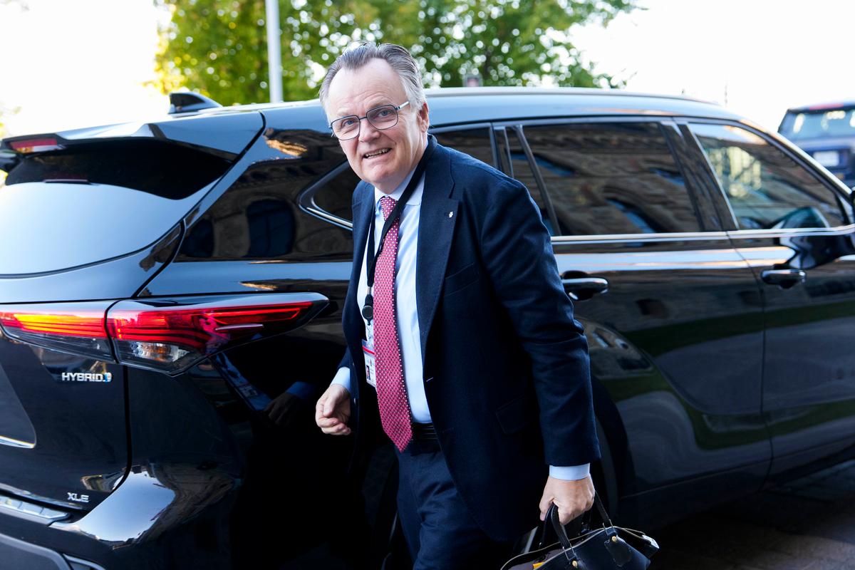 Carney’s Chief of Staff Defends Conflict-of-Interest Screen in Committee