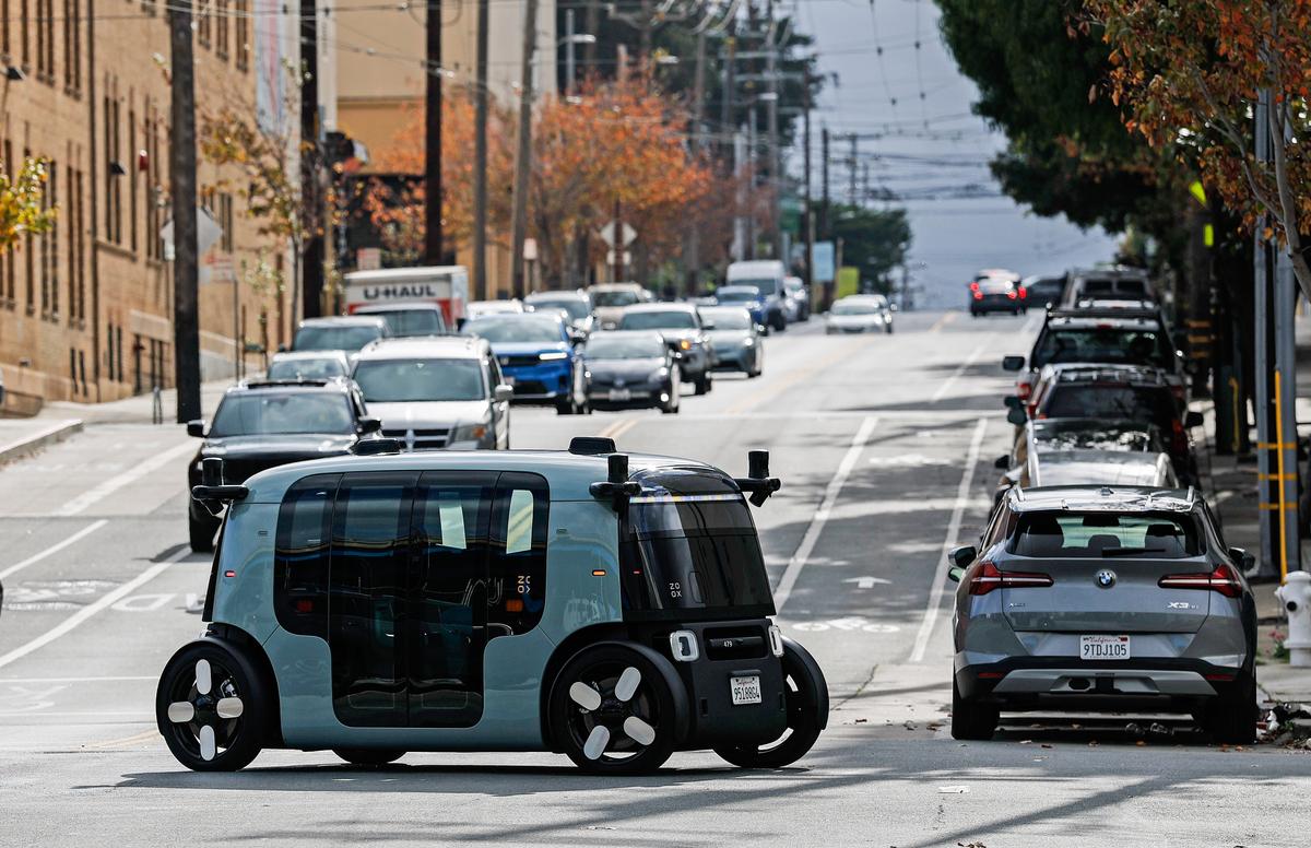 Amazon Subsidiary Zoox Expands Robotaxi Tests to Phoenix, Dallas