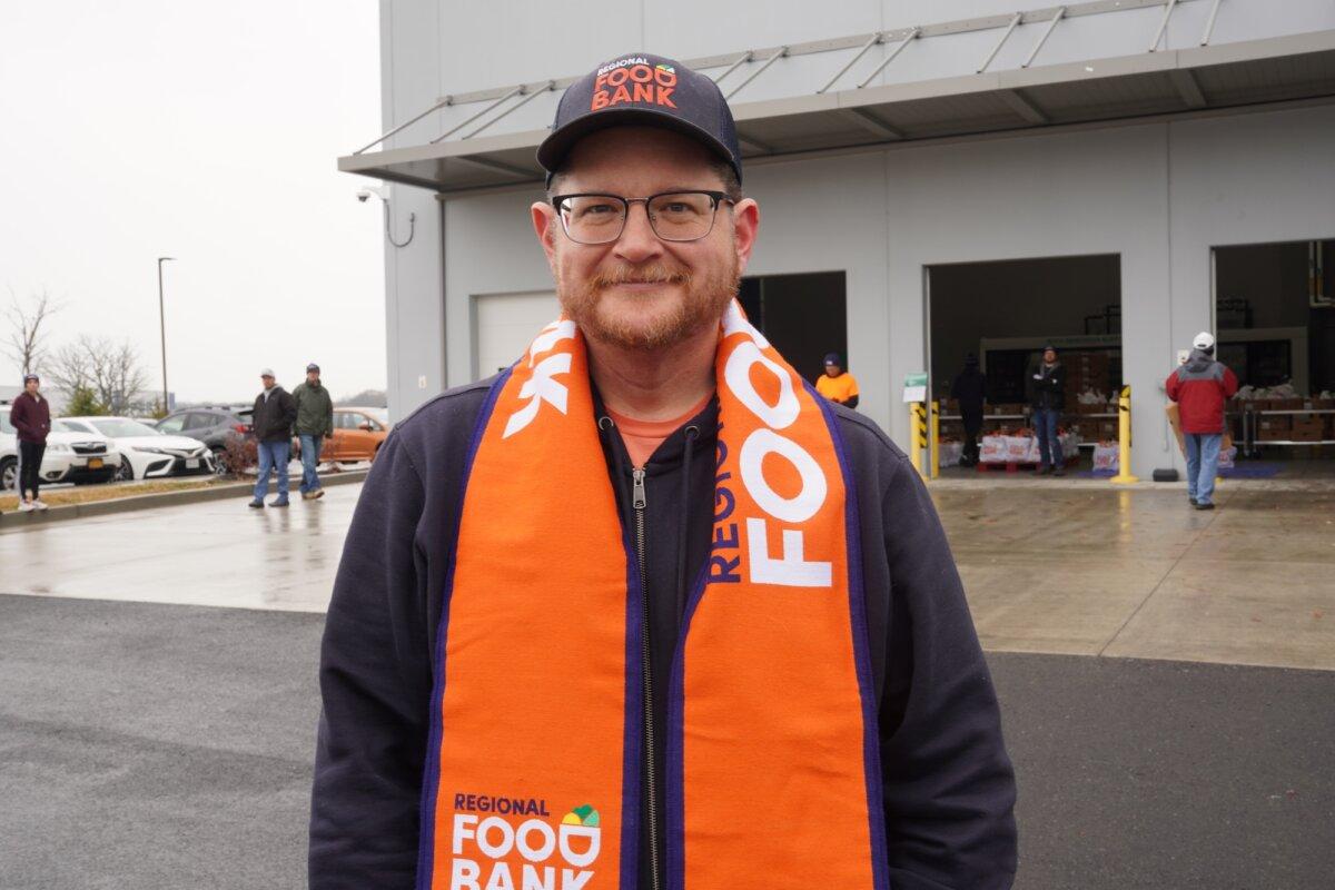 John Lubbers at the Thanksgiving food distribution at the Regional Food Bank in Montgomery, N.Y., on Nov. 22, 2025. (Oliver Mantyk/The Epoch Times)