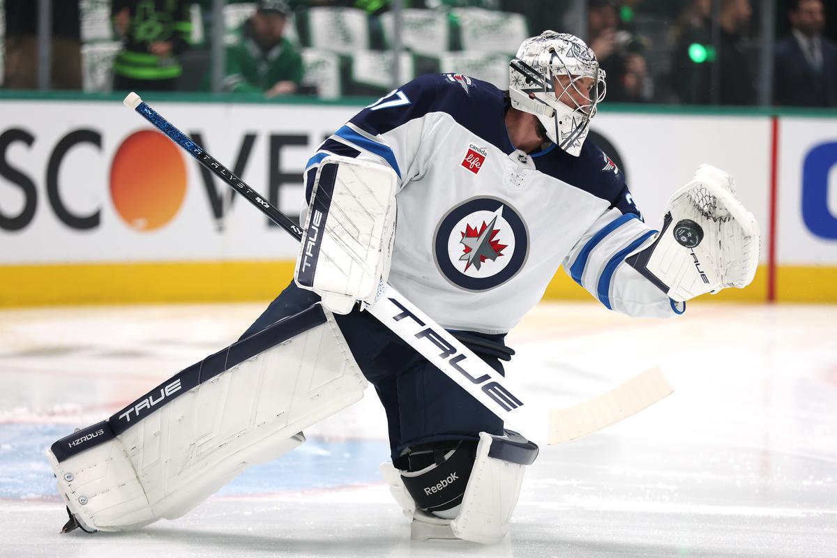 MVP Goalie Hellebuyck Sidelined After Knee Surgery; Winnipeg Jets’ Struggles Continue