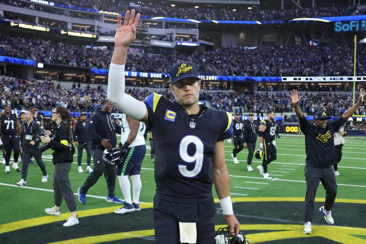 Thanksgiving Day Schedule Keeps the Turkeys on the Table, Off the Tube