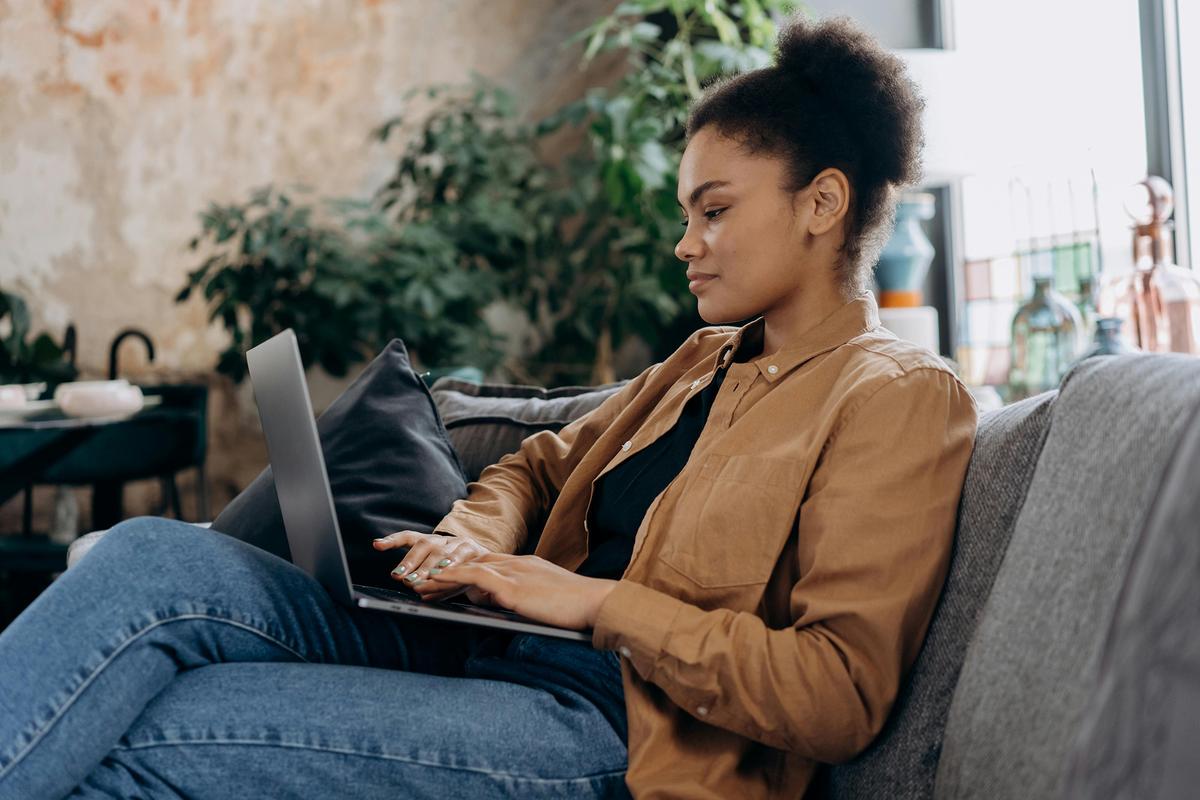 Research shows that handwriting activates more brain regions than typing, supporting stronger learning and memory. (Mikhail Nilov/Pexels)