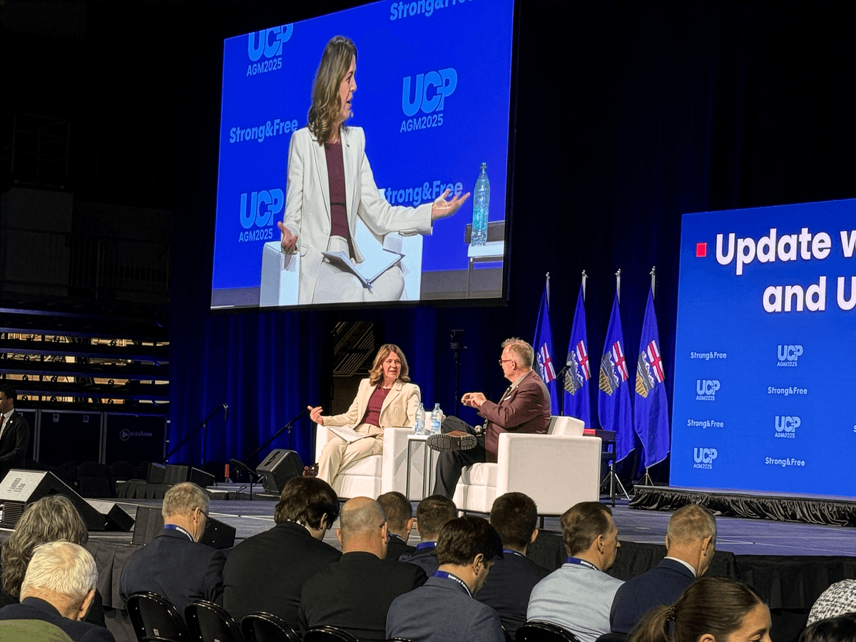 Premier Smith Touts Pipeline Agreement With Ottawa, Other Initiatives at UCP Meeting