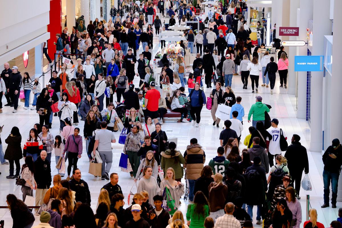 Shoppers Spend Billions on Black Friday to Snag Holiday Deals