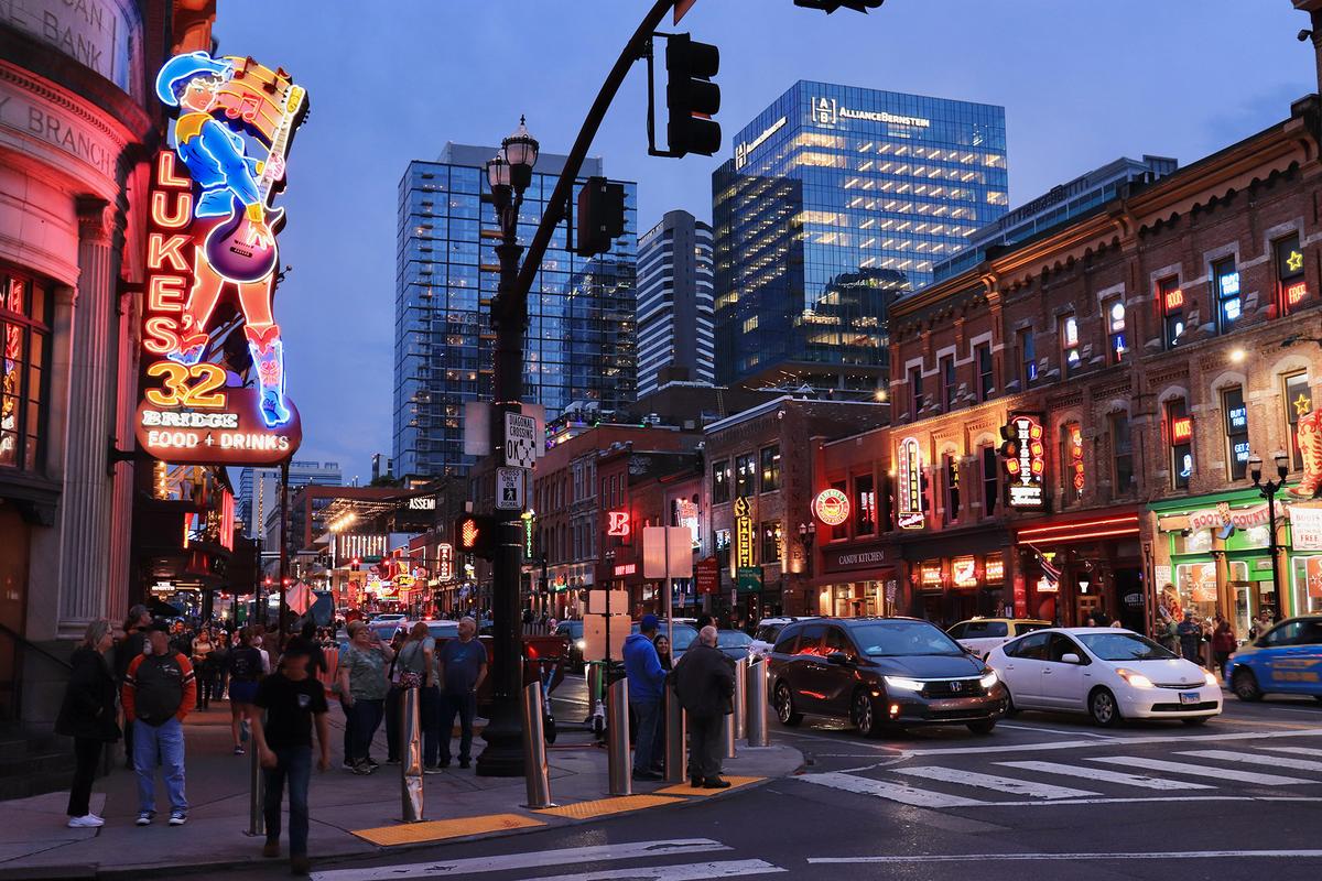Lower Broadway attracts both tourists and locals for nightlife, dancing, and classic country music. (Erika Cristina Manno/Shutterstock)