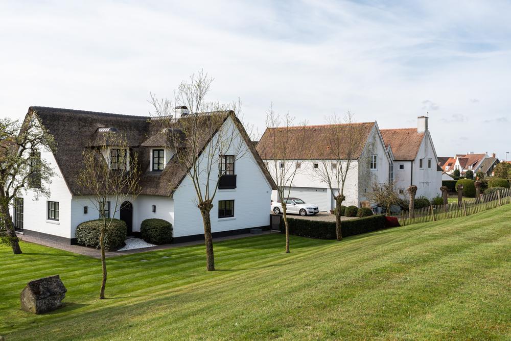 Flemish homes in Heulebrug, Knokke-Heist, Belgium. (<a href="https://www.shutterstock.com/g/WernerLerooy">Werner Lerooy</a>/<a href="https://www.shutterstock.com/image-photo/knokke-heist-flemish-region-https:/www.shutterstock.com/image-photo/knokke-heist-flemish-region-belgium-04-1970160502">Shutterstock</a>)