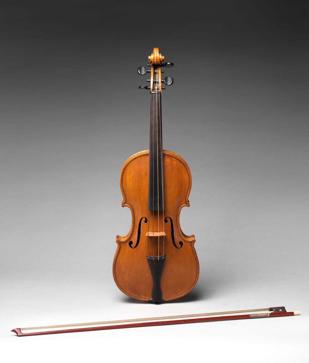 Viola, 1884, by John C. Harris. Wood, ebony. The Metropolitan Museum of Art, New York City. (Public Domain)