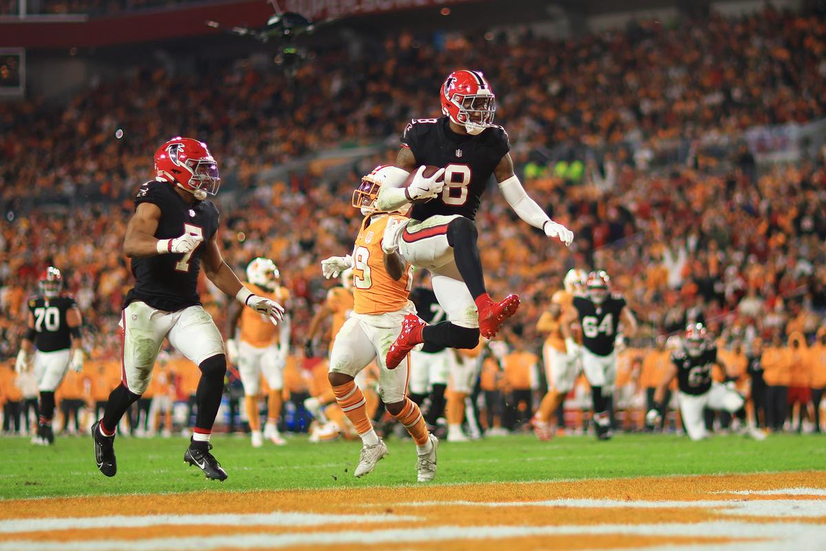 Kyle Pitts Has 3-TD Game to Lead Falcons Over Bucs