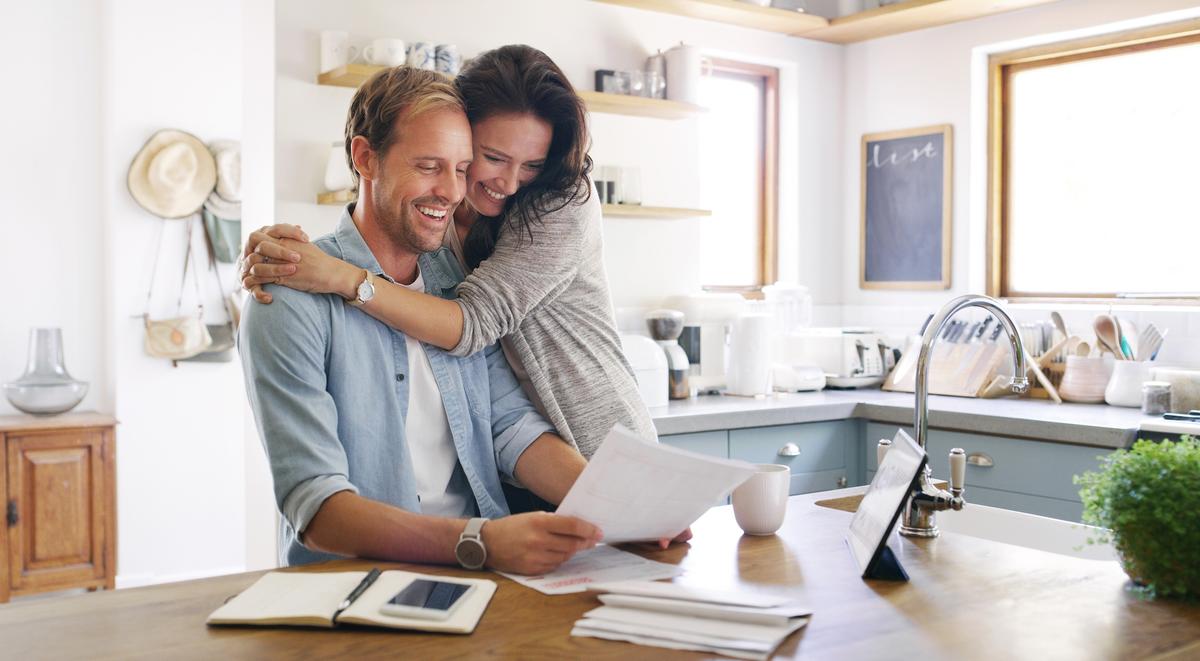 How to Help Someone You Love Build a Good Credit Score