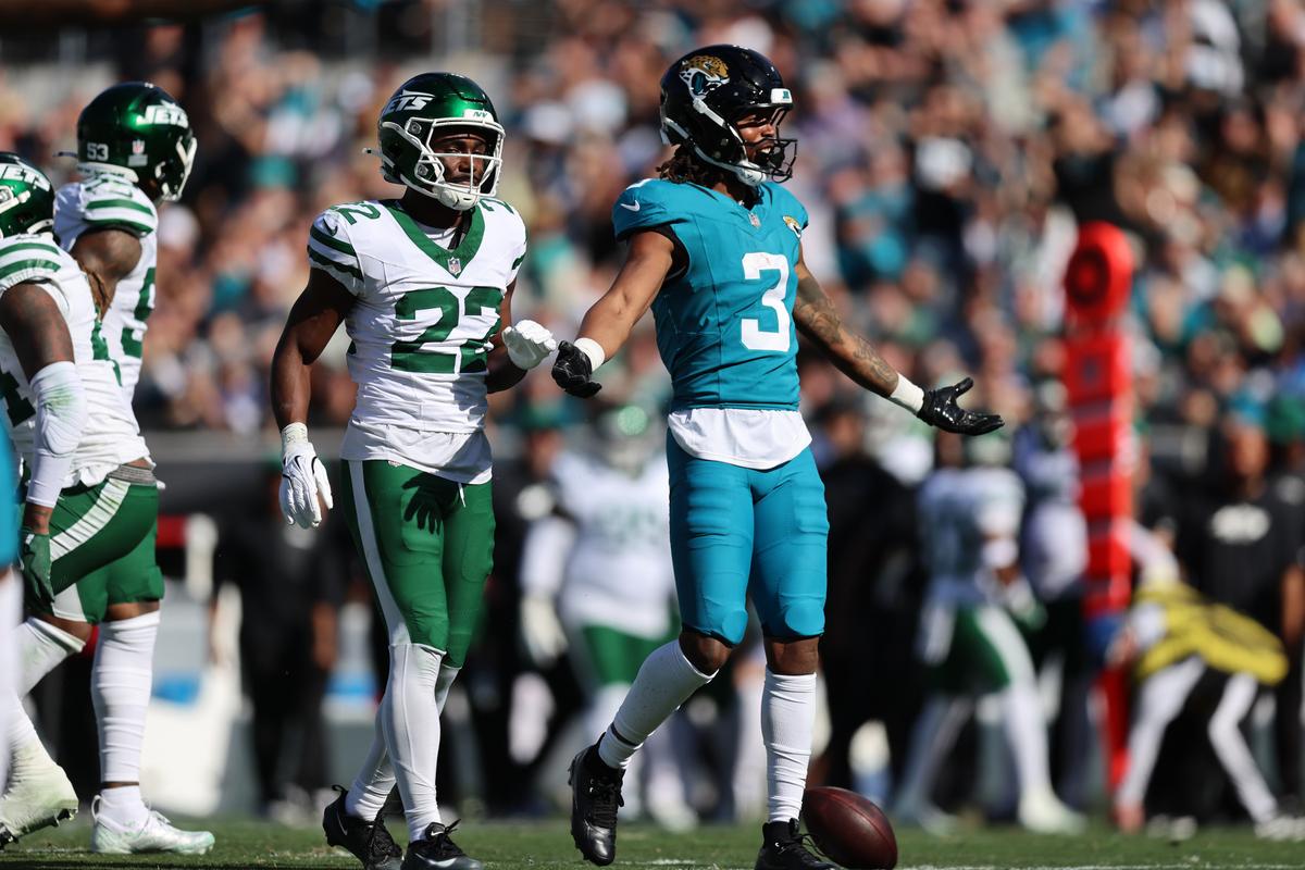 Jakobi Meyers Signs 3-Year Extension With Jaguars