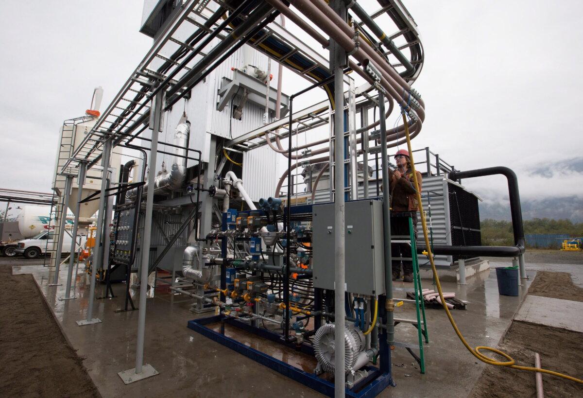 A carbon-capture plant in Squamish, B.C., in a file photo. (The Canadian Press/Darryl Dyck)