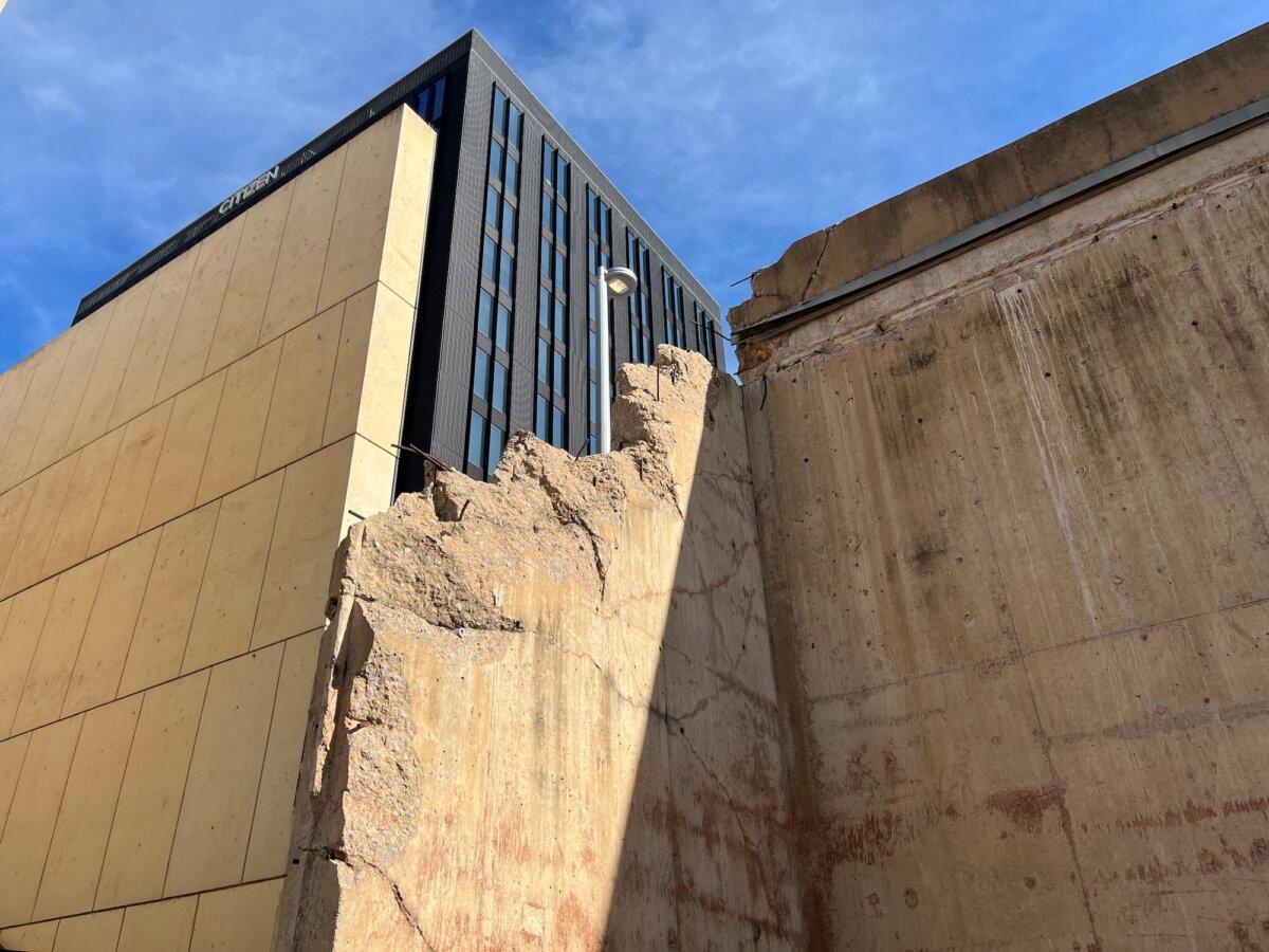 A fragment of the Alfred P. Murrah Federal Building in Oklahoma City on Dec. 21, 2025. (Allan Stein/The Epoch Times)