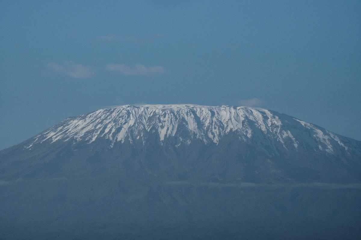 Helicopter on Rescue Mission Crashes on Mount Kilimanjaro, Killing 5