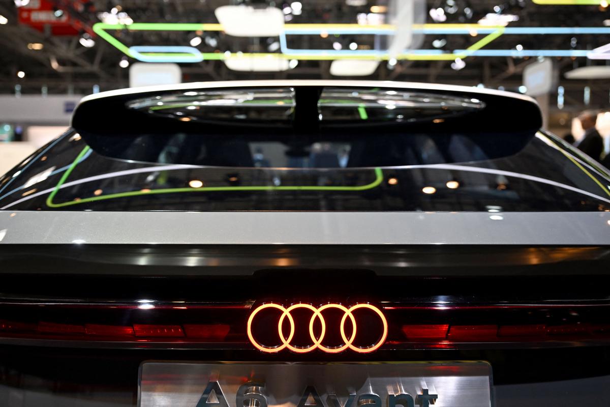 Volkswagen, Porsche Recall 530,000 Vehicles for Faulty Rearview Cameras