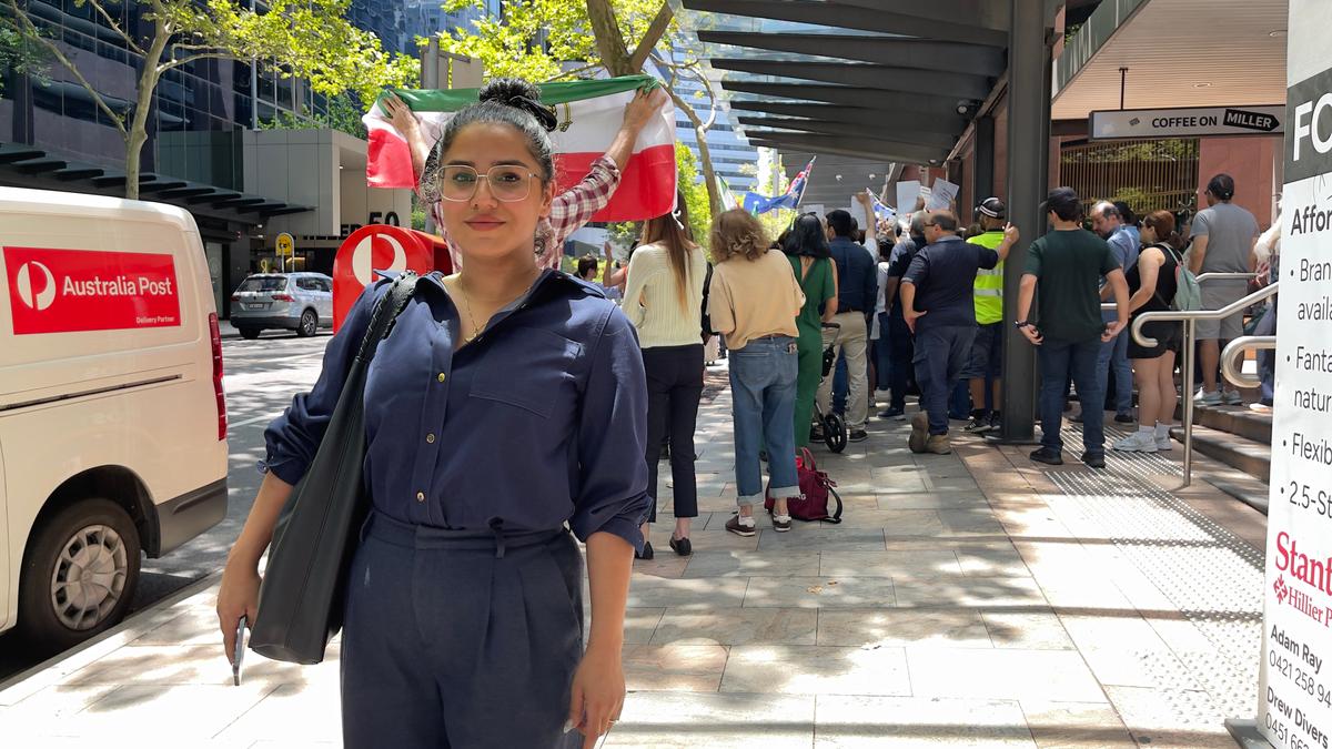 Iranian Australian Aida Kashefi joins calls for U.S. intervention in Iran during a demonstration outside the U.S. Consulate in Sydney, Australia, on Jan. 13, 2026. (Adam Chiang/The Epoch Times)