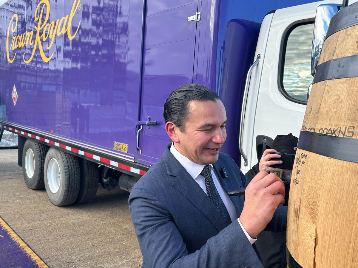 Manitoba’s Kinew Urges Ford to Reconsider Ontario’s Upcoming Crown Royal Ban