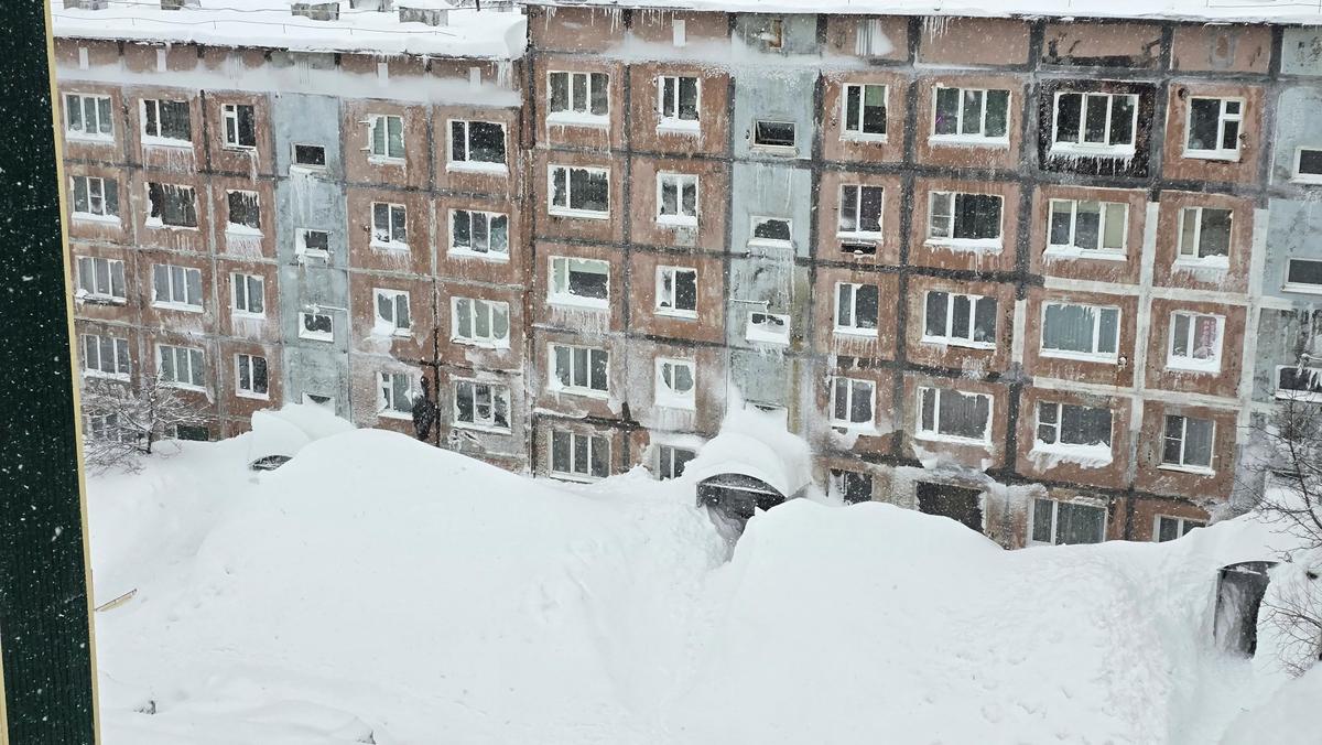 Russia’s Far East Hit by Heaviest Snowfall in 60 Years