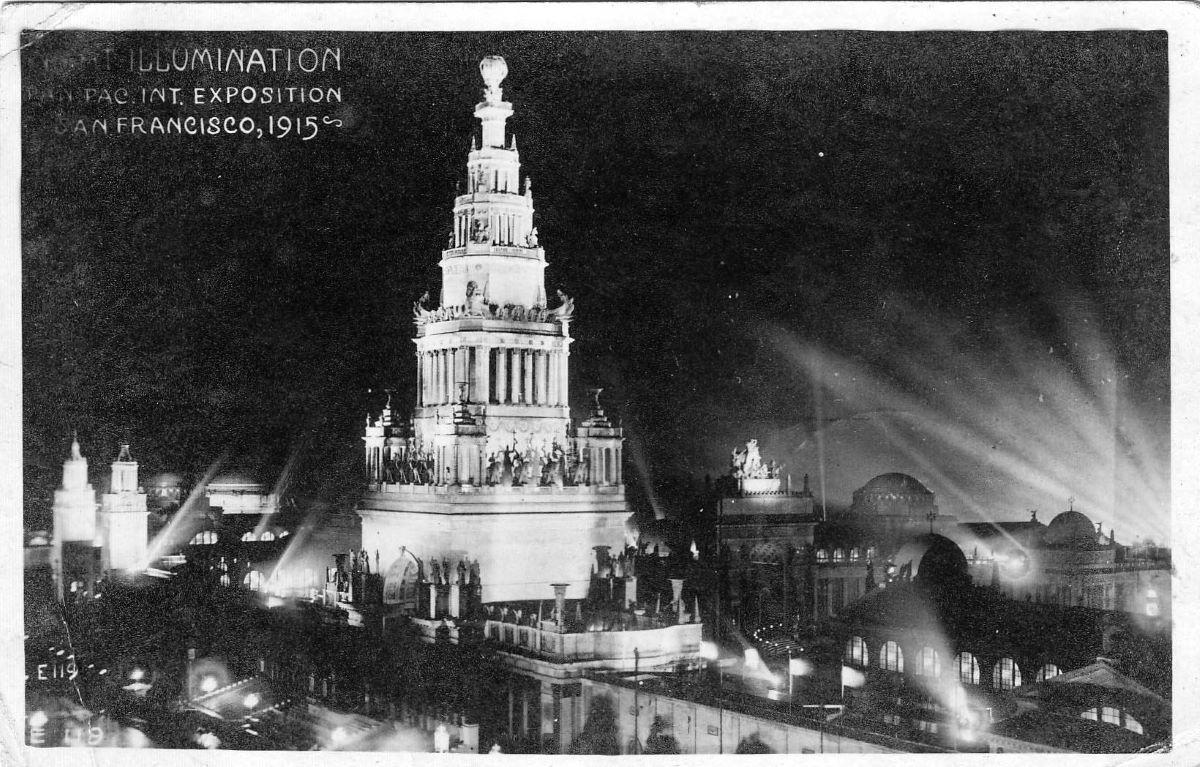The illuminated Tower of Jewels during the Panama-Pacific International Exposition. (Public Domain)